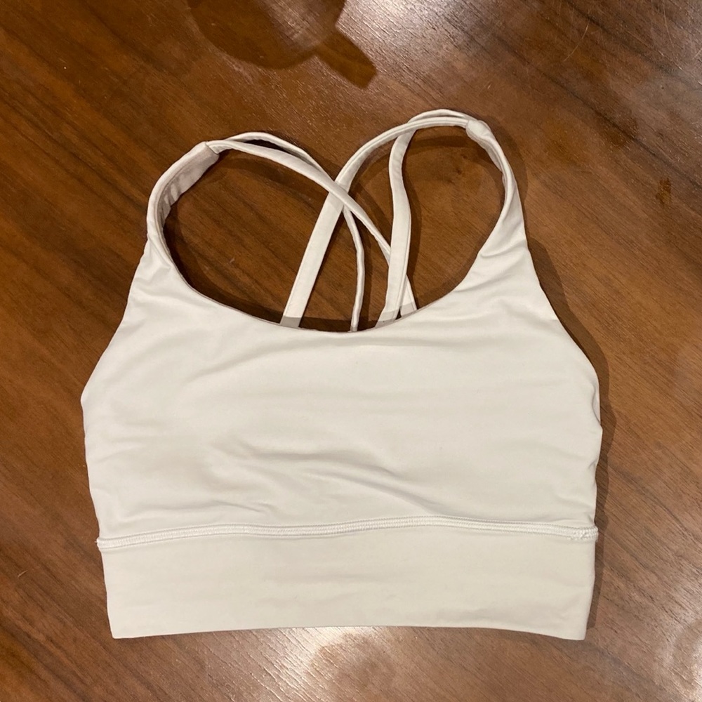 White lululemon sports bra